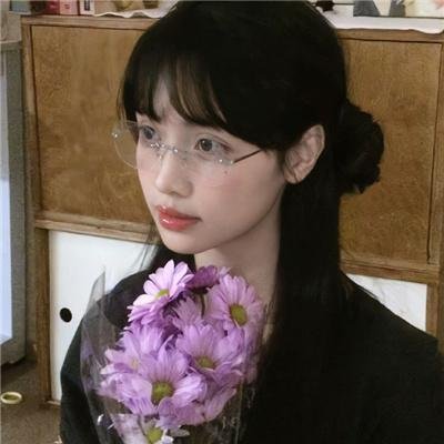 苏珊娜 封面